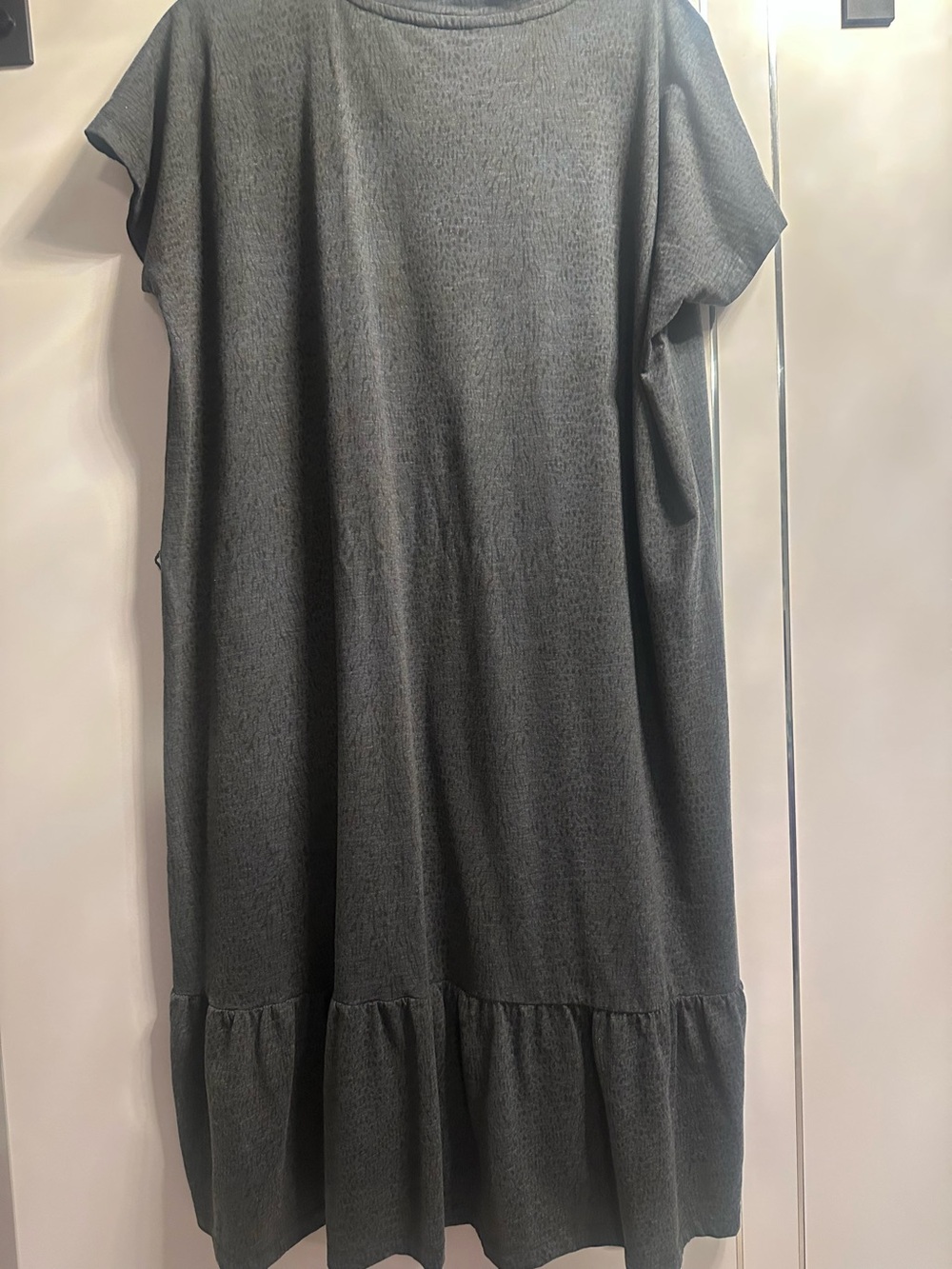 Denver Hayes 2XL Charcoal T Shirt Dress, Short Cap Sleeve, Ruffled Tier  Hem - Picture 3 of 10